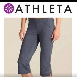 Athleta Gray Capris Size M with pockets